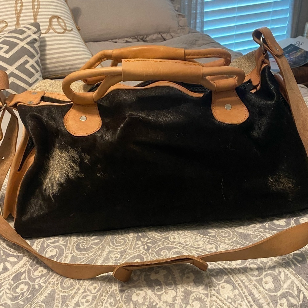 Cowhide leather duffel bag NWOT - Picture 1 of 5